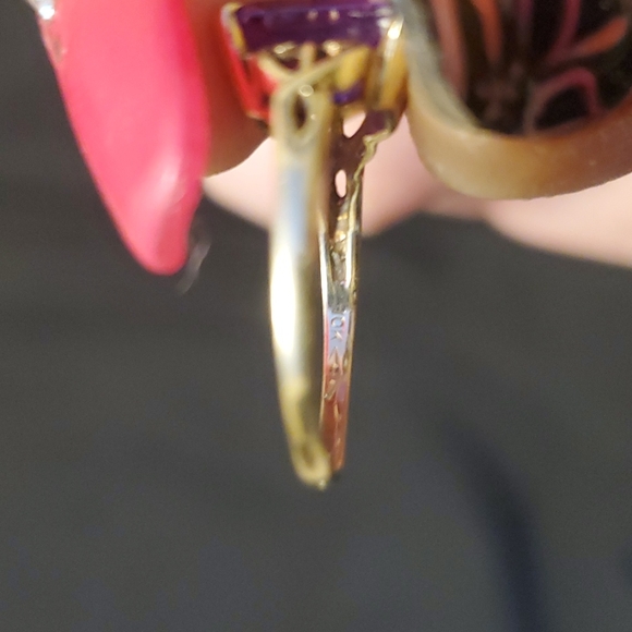 Vintage 10K Yellow Gold Amethyst Ring - Picture 6 of 8